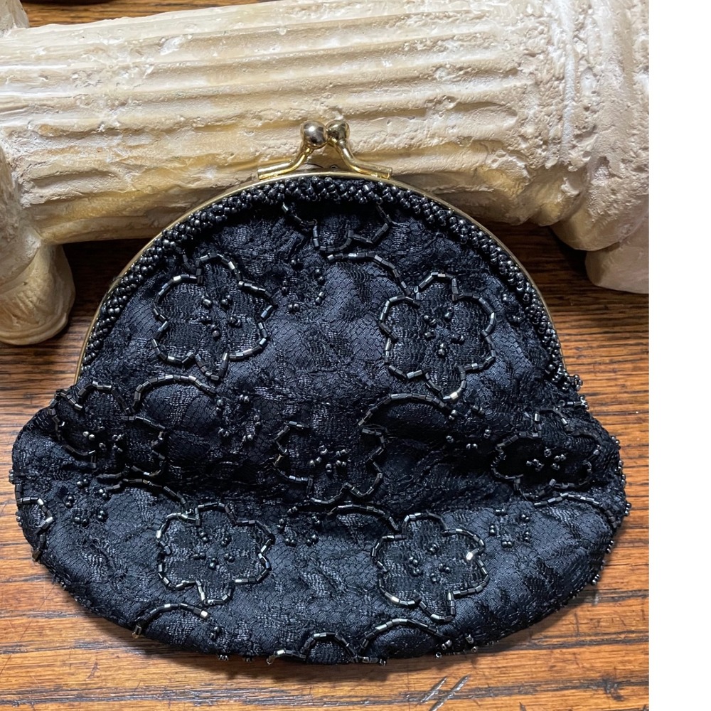 Black Beaded Lace Evening‎ Clutch Purse with Gold Tone Frame and Chain Romantic